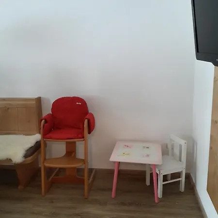 Zirmheim Apartament *